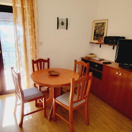 Apartments Italo By El-Pi Tours Нивице Экстерьер фото