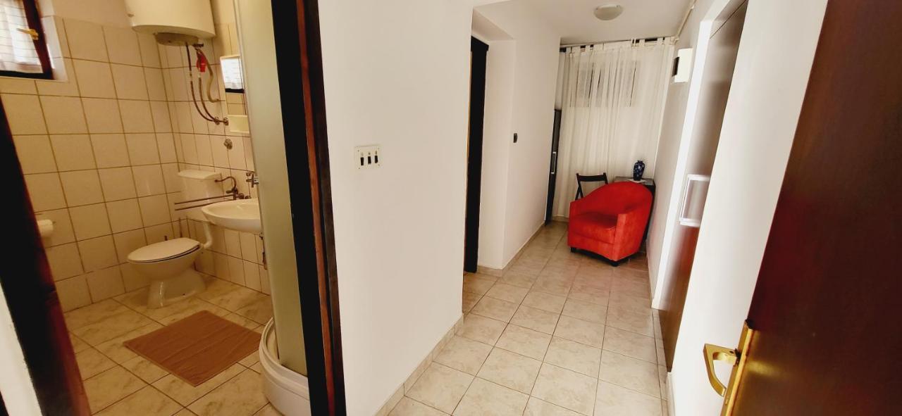 Apartments Italo By El-Pi Tours Нивице Экстерьер фото