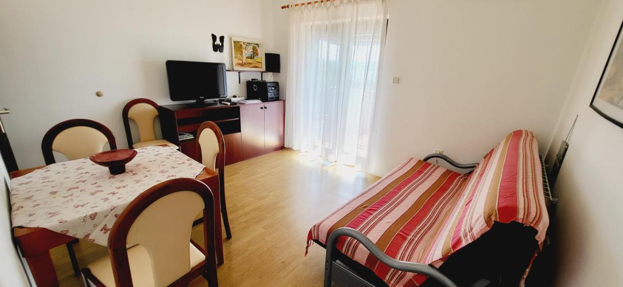 Apartments Italo By El-Pi Tours Нивице Экстерьер фото
