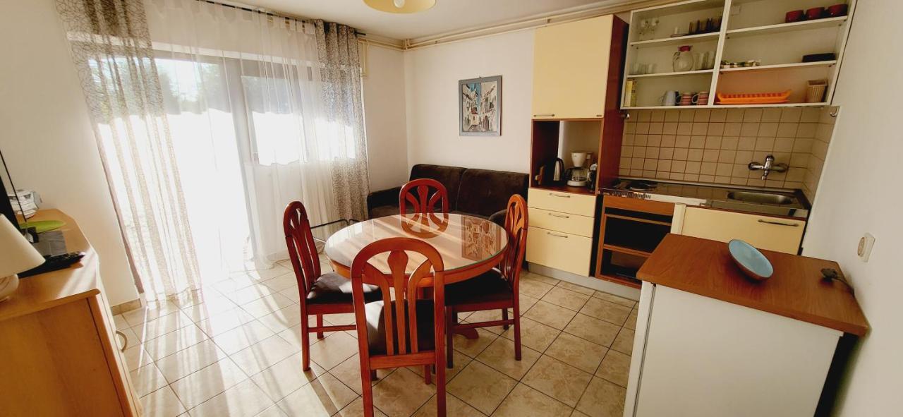 Apartments Italo By El-Pi Tours Нивице Экстерьер фото