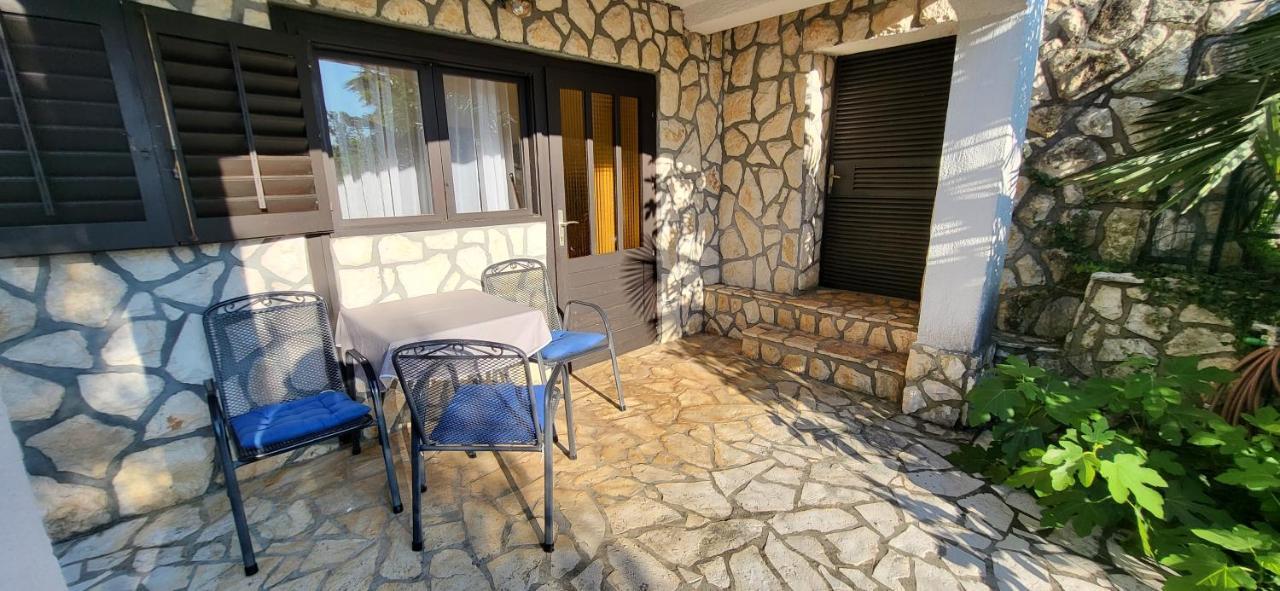 Apartments Italo By El-Pi Tours Нивице Экстерьер фото